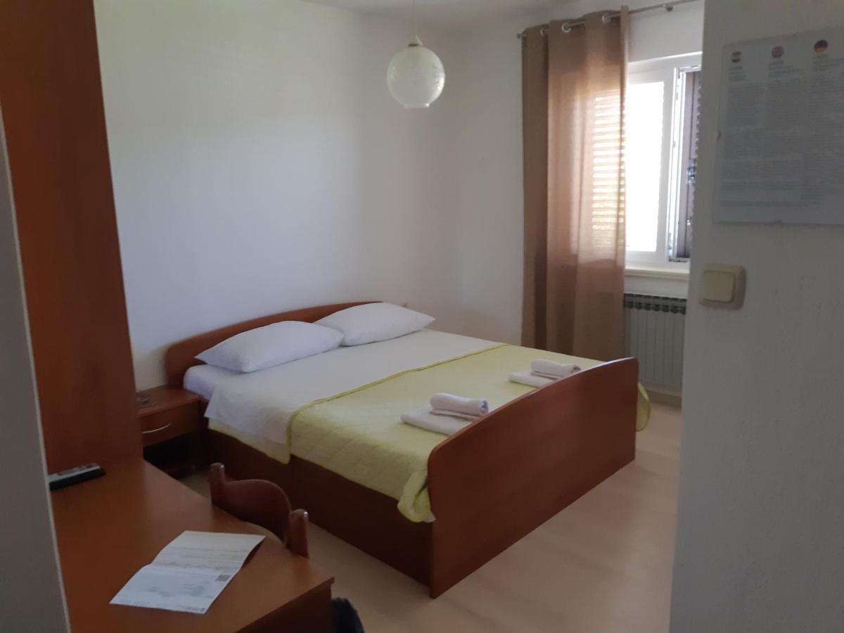 Double Room Jakisnica 4160D ルン エクステリア 写真